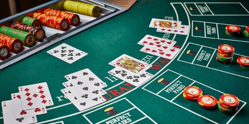 Vì sao bạn nên tham gia chơi Blackjack trực tuyến uy tín?